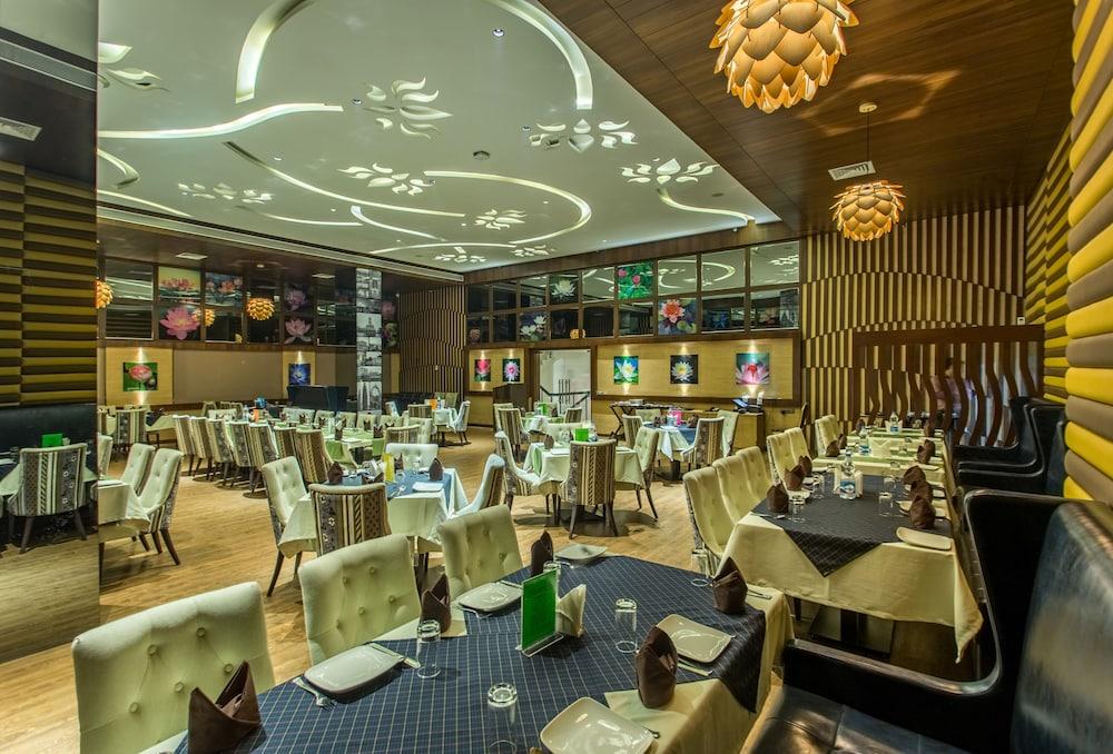 Hotel Abika Elite Ujjain Ngoại thất bức ảnh