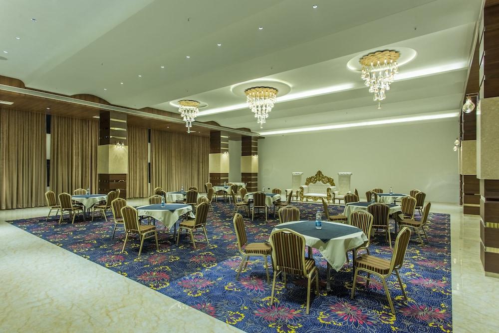 Hotel Abika Elite Ujjain Ngoại thất bức ảnh
