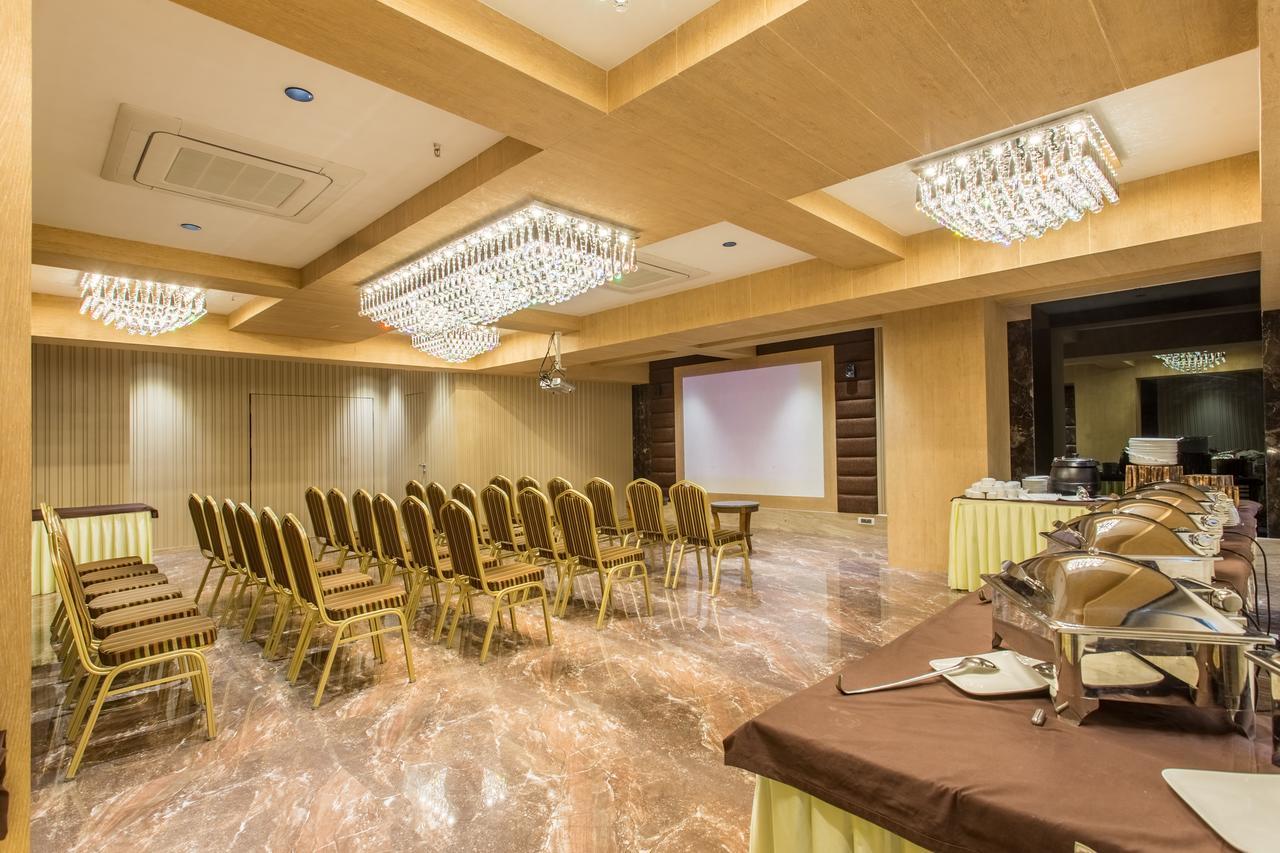Hotel Abika Elite Ujjain Ngoại thất bức ảnh